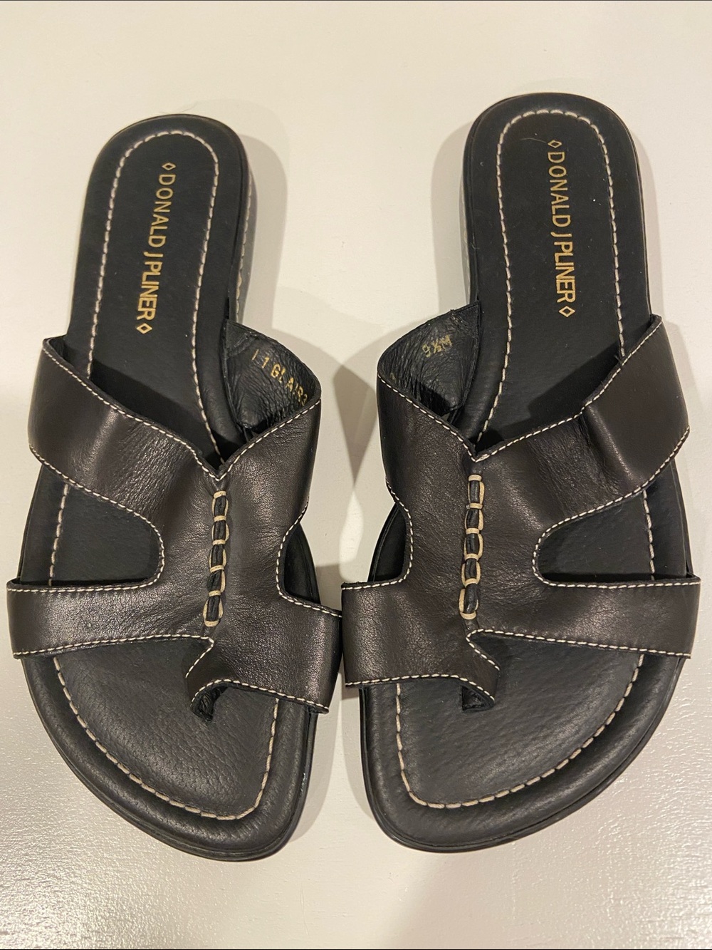 Donald J. Pliner Black Leather Women's Slip-On Sandals with Contrast Stitching